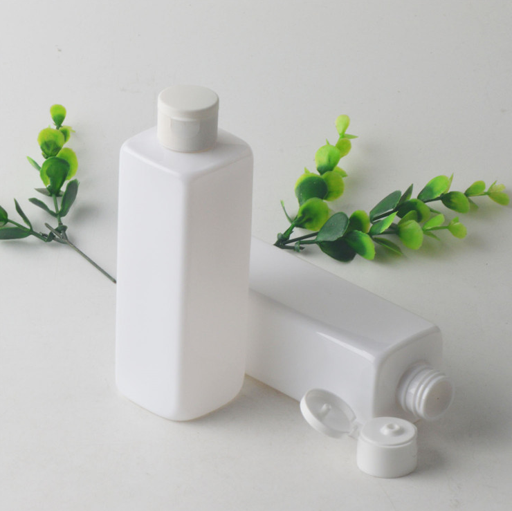 Advantages of PET Custom Plastic Bottle